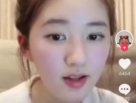 潘露私我不管你是谁,赶紧从那个可爱的小女孩身上下来😭#露头秒思 #露头就秒 #王舒欣 #潘露思 #某种物质 原视频:@嘟嘟︋