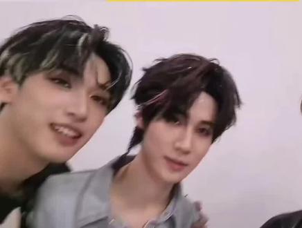 #时代少年团 #高会直播 谁懂啊真的很喜欢时代少年团吵吵闹闹一起玩的日常😘 高会直播快结束时耀文还喊着六个哥哥去上厕所~就是时代少年团这种小日常瞬间就被治愈安心,很幸福很踏实的感觉,我们时团总是让人心软软的❤️#时代少年团永远在一起 #马嘉祺丁程鑫宋亚轩刘耀文张真源严浩翔贺峻霖 #时代少年团广州演唱会 @抖音小助手 @DOU+小助手