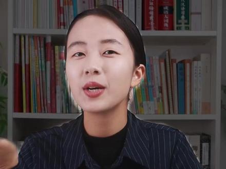 九上语文期末考,7个高频易错考点,速查! 九上语文期末考试,考前最后1晚,必须要检查的7个蕞易忽略的高频易错考点。
1、九上课本第43页读读写写部分,问“形销骨立”“鸠占鹊巢”“李代桃僵”这三个成语分别怎么写?
2、九下课本第58页,《江城子密州出猎》中“持节云中,何日遣冯唐”这句话用了什么典故?
3、九下课本第60页,《满江红》中“苦将侬强派作蛾眉”的“蛾眉”怎么写?
4、九下课本第49页课后练习第一题,问孩子《鱼我所欲也》这篇文章的论证思路是什么?
5、九下课本第55页课下注释第22个,“以中有足乐者,不知口体之奉不若人也”怎么翻译?
6、九上课本第145页,问:《水浒传》的结构是什么?
7、九下课本第22页【积累拓展】第四题,这里说“这篇小说以酒店小伙计的视角叙述故事”,那请问还有叙述故事有哪些视角呢?分别有什么作用?
家长可以带着孩子一起复习这些高频考点,查漏补缺!
#初三语文 #九上语文#家有初中生 #家长收藏孩子受益 #小蓝语文