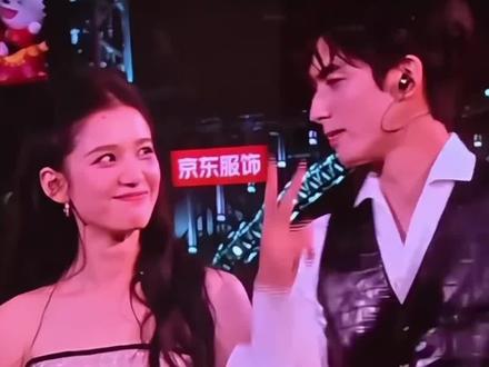 2026跨年彩排还是太权威啦😎大家最想看谁?
#跨年晚会 #张凌赫 #檀健次 #时代少年团 #王嘉尔