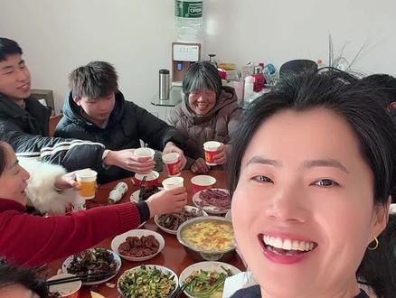 相亲相爱的一家人#幸福一家人 #家的味道