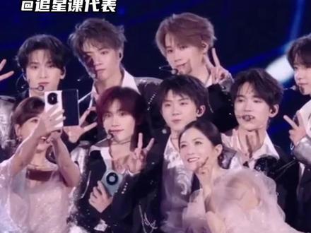 鸿蒙星光盛典能不能天天都办啊!#央视鸿蒙星光盛典#华为MateX7#用红枫准出片#越展开越心动