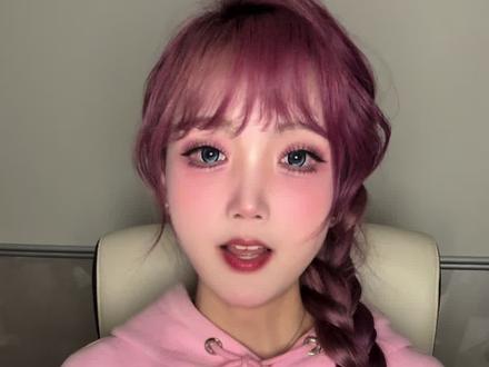 被催了小半年的线下演唱会保姆级选座攻略它来了‼️ 就是说从年初开始就不断有洁柔纸发私信问我二巡演唱会坐什么位置更好
介于每个人的预算/体力/需求都不同 我就想说出一期视频攻略具体从我的体感来分析不同座位的优缺点 以方便大家根据不同的情况来选择 结果最近真的太忙了一拖就拖了小半年💦
不过总算是赶在咱们小昼昼巡演前剪出来了 可喜可贺👏
希望可以帮助到第一次追线下的宝子们💙
那么就在这说一下总结 这个世界上并不存在完美的座位
票价实惠/体感舒适/高互动性这三个点本质上就很难全部兼顾 那么清楚自己的主要需求到底是什么才是选座的关键
评论区留给各位可以建设各个视角
下次可能会出一期我自己看con必带的东西和应援物【画饼.jpg
#zb1 #zerobaseone #kpop #追星女 #演唱会