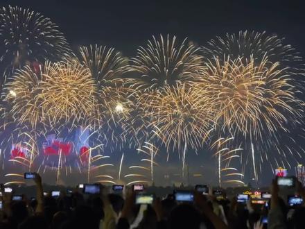 2026马年除夕全景:全国烟花盛宴与春晚收视深度盘点##2026春晚 #春晚收视 #春晚盘点