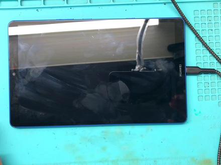 华为平板m6,突然不显示坚称没进水,拆开后三石脑瓜子一阵阵的疼 #华为平板m6 #维修日常 #进水机维修