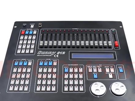 512控台操作跑马灯效果