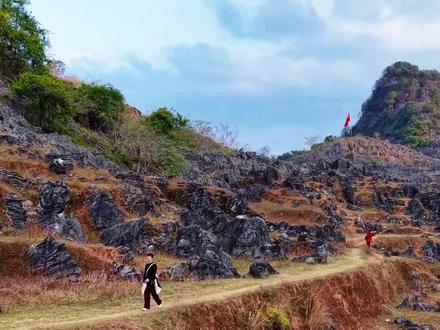 这里就是火爆全网的清远阳山梅子坪古道,也是曾经阳山和英德大湾镇交通要道,如今成了徒步游玩热门路线,也被誉为广东版本墨石公园,你们有来打卡过吗?#清远阳山#梅子坪古道#内容启发搜索