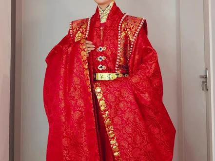 明制汉服大礼服的穿着教程
层层叠叠的礼服里都有什么
#明制汉服 #汉服穿搭 #汉服礼服 #汉服婚礼 #汉服怎么穿