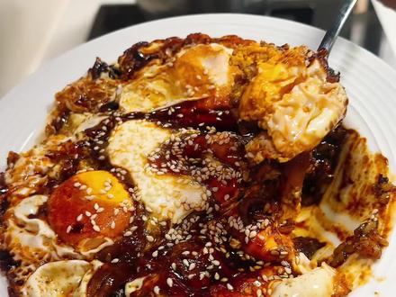 跟风复刻的网络热门美食“公瑾爆蛋”拌米饭吃简直绝了,一定要准备多多的米饭#复刻“公瑾爆蛋” #春日多巴胺美食 #春天吃口新鲜的 #掉秤不掉营养 #满级吃商指南