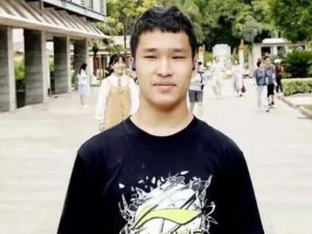 #了不起 脑瘫男孩以697分考入清华大学计算机系