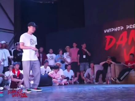 doykun与hozin的内战,风格各不相同#这就是街舞 #popping #街舞 #街舞比赛 #freestyle #越a越年轻