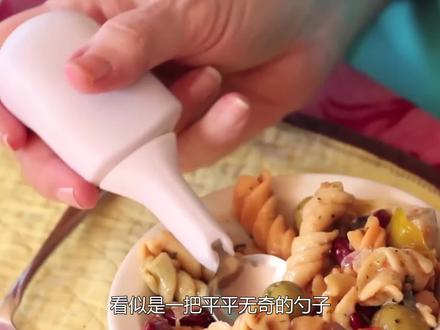 不可思议的防抖勺,手再抖食物都不会掉,专为帕金森患者研发 #发明 #黑科技