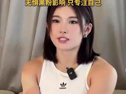 就这个“大女主”吴艳妮爽! 洛杉矶奥运会目标是进入前八 无惧黑粉影响 只专注自己
7月20日,吴艳妮参加活动大秀肌肉,并自信喊话要做自己人生的大女主。她还在采访中谈到洛杉矶奥运会的目标是进入前八名,面对网络争论,她直言没有压力:“讨厌我的人希望你们继续黑我。”