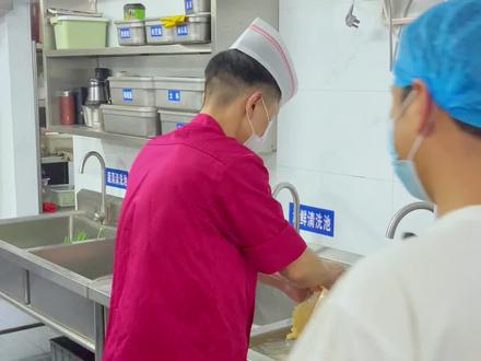 你知道蚍蛴怎么做更嫩吗#海鲜美食 #同城美食 #威海 #真材实料才能做出好味道