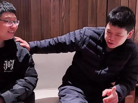 实属看不明白🤣 最开始是通过张老六 了解到的荒野 年这是毁自己啊#张老六香香嘴