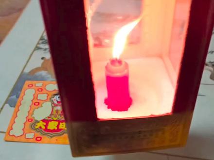 突然想做一个小时候的“罐头瓶子灯笼”,老师不会嫌我偷懒吧。#手工制作灯笼 #红绳 #元宵节灯笼