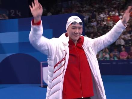 巴黎奥运会游泳女子200米蛙泳半决赛,叶诗文以2分23秒13的成绩,晋级决赛。叶诗文曾经历两次退役、两次复出,最后在28岁,重新站上巴黎奥运会的赛场。北京时间8月2日凌晨决赛,姑娘加油! #巴黎奥运会 #巴黎超前线 #中国队我的骄傲