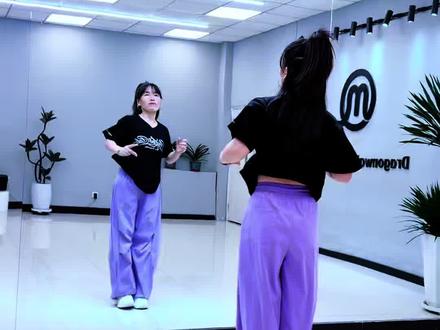 新舞推荐《大漠开沙》背面音乐教程 #零基础学舞蹈 #背面演示 #大漠狂沙 #舞蹈课堂随拍 #抖音玩法合伙人计划 @巧妙 @DOU+上热门 @DOU+小助手