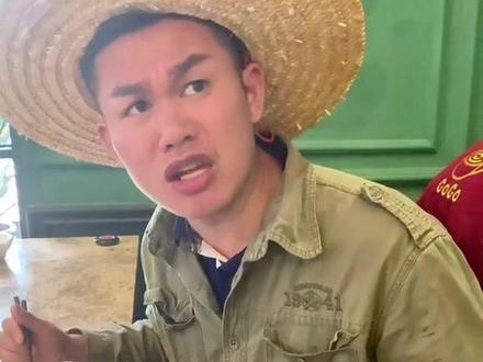 #幽默段子 #看一遍笑一遍 喊一句老同学代价也太大了吧