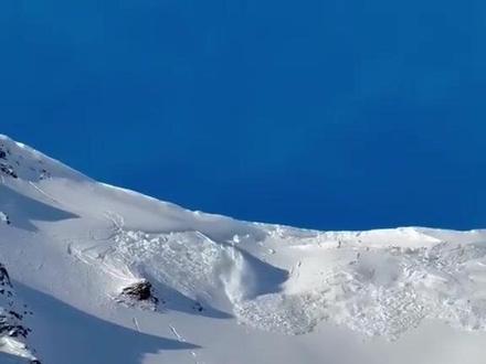 好的装备真的可以救命 #雪山 #雪崩#滑雪