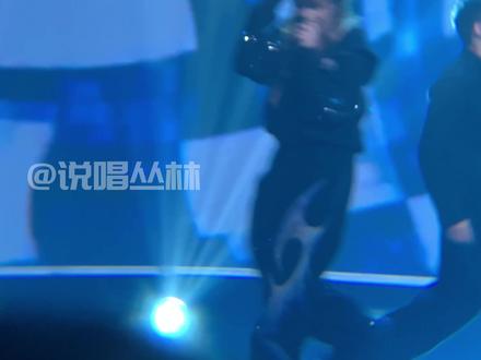 嘻哈融合盛典Top Barry《Stride跨越》直拍 #嘻哈盛典 #topbarry #说唱现场 #新说唱