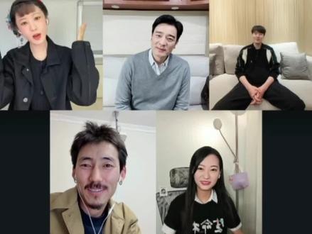 原来造就“桑巴撩发”名场面的是导演,因为不撩起来看不见脸!哈哈,紫模仿的好好笑
#生命树 #生命树我是全肯定 #生命树直播 #杨紫