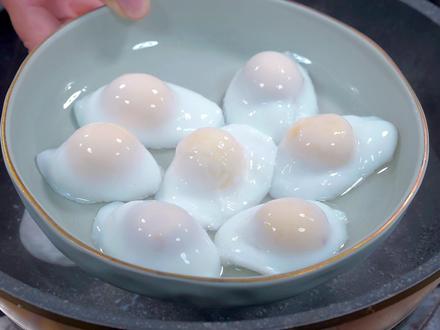 煮荷包蛋时,别再直接打了,只需多加这一步,煮出来不散花无浮沫 #水煮荷包蛋 #生活小妙招 #美食趣胃计划