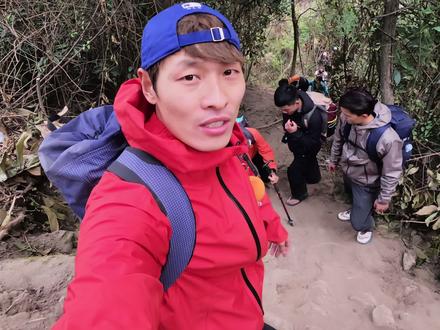 打卡成都龙泉山画马路线。马年画奔马、奔赴新征途。#龙泉山画马 #徒步 #马年#用城野两栖打开初春 #城野两栖