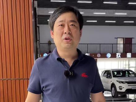 蔚来ET5对比下model3的后排空间,到底谁完胜?#合肥二手车 #蔚来et5 #佰世行电车荟 #特斯拉model3