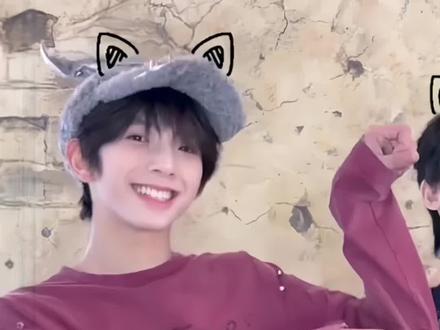 陈浚铭同款|非常有个性又很显白的美式复古的长袖T恤#TF家族四代#TF家族#陈浚铭#陈浚铭同款#春秋长袖t恤