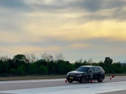 成绩虽高,但缺陷明显,国产#宝马x5麋鹿实测#60万你会买国产宝马吗