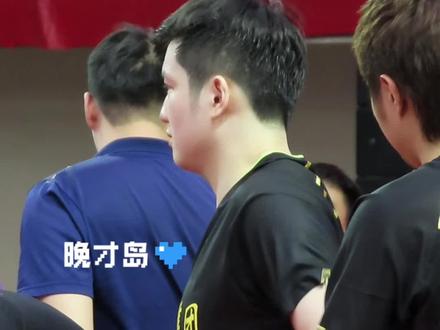 拒绝跟一哥击掌,被一哥制裁的小肥…#2023乒超联赛 #樊振东