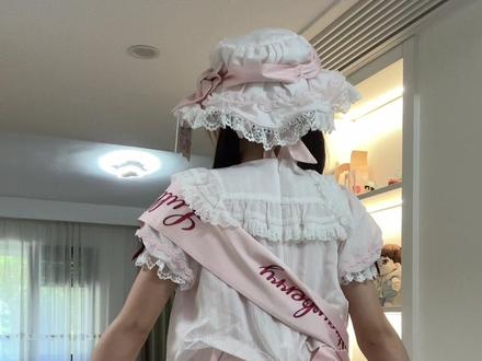 古董娃娃墙 听说你很有名 听说古董娃娃墙要再贩了
之前h价购入的水色和草莓墙
希望给大家一点参考
#lolita开箱 #古董娃娃墙 #古董草莓墙 #摇篮曲lolita #lolita种草