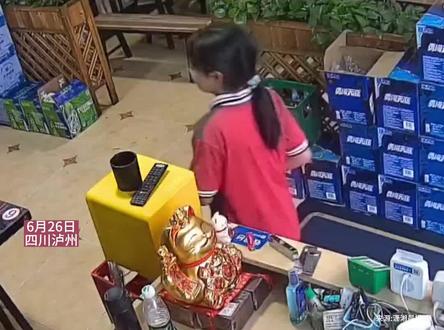 妈妈误把女儿的档案袋拆开 女儿发现后崩溃大叫 后续妈妈回应#毕业档案 #社会百态 #后续