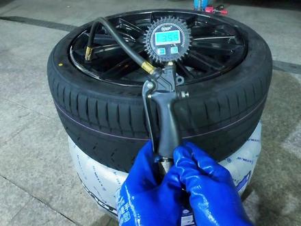 长安UNV更换卫途轮胎#长安uni_v #撸车日常 #换轮胎 #