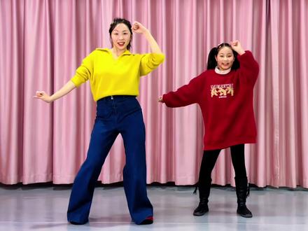 大朋友都好学的名井南来啦!不允许我的粉还不会这么火的舞蹈#名井南 #名井南进行曲 #Twice #娃娃脸 #全网都在跳这个舞 @抖音热点 翻跳