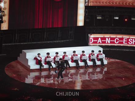 TF四代-闭嘴跳舞,红衣帅孩们!
#TF四代 #荣耀之战 #闭嘴跳舞