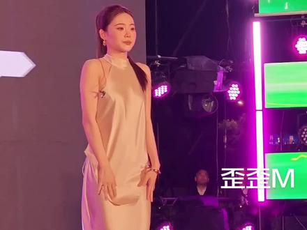 what is love在金华也跳啦!好美的迪姐#井迪 #井迪金华 #现场live舞蹈