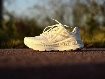 “已经卖了一百万双?必迈远征者PURE跑鞋分享|提到必迈,你会想到哪双鞋?
#跑鞋 #跑步 #必迈pure #39码的cb