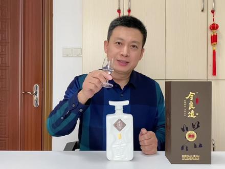 今良造重器品评,对比同为川酱的红花郎15和潭酒紫潭处于啥水平#今良造 #阿陶品酒 #红花郎十五年 #潭酒紫潭 #口粮酒