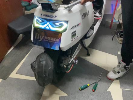 #小牛电动 #电摩文化 为了追你我把我的530刷了固件,没想到最后车烧了还是失去了你#为爱冲锋的勇士