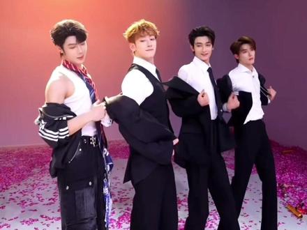 泥萌四个好大方#喜悦X #喜悦X一心 #喜悦X萝卜 #喜悦X尼克 #喜悦X寇聪 @X-一心❤️(喜悦) @X-🥕萝卜🥕(喜悦) @X—尼克🦊(喜悦) @X-寇聪🎸(喜悦)