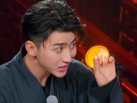 “轻踩”这小表情拿捏了#蔡徐坤 #吃蔡包啊