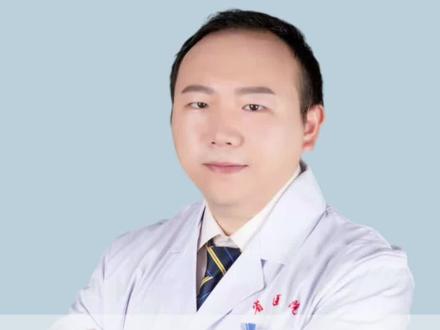 查出肺大泡不用慌!医生教你正确应对方法,分清轻重程度,做好防护避免病情加重!#抖出健康知识宝藏 #我的年度健康盘点 #医疗健康创作训练营 #知识前沿派对#肺大泡