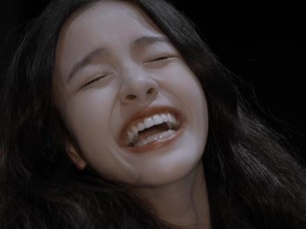 “简单描述一下你的女孩吧”