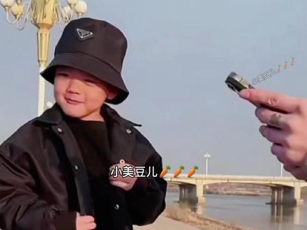 普拉达男孩🥑#高迪 #宝藏男孩 #男孩子真是可爱的生物 #世界读书日一起来阅读吧 #今日份小可爱已上线 #可爱到爆炸💥 #高迪大美 #人类幼崽成长记 #果冻果汁果粒 #小果冻