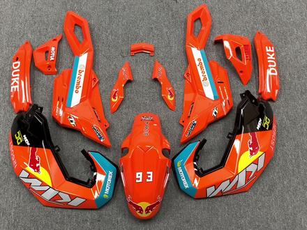 收到省内车友寄过来的春风狒狒ST125的外壳改红牛版画#摩托车 #机车 #外壳加工