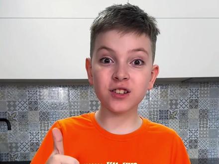 干饭被长发打扰!忍无可忍,反手安排恶作剧,太解气了 #搞笑视频#脑洞大开#搞笑外国人#外国人真会玩#天使恶魔