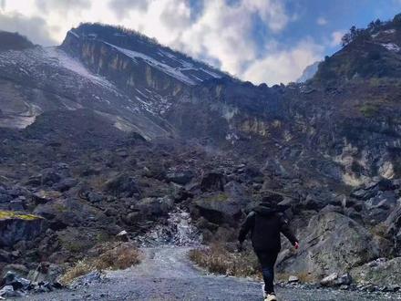 藏在绵茂路边上的两个小众秘境,路过的旅行者可以来看看。楠木沟导航搜索即可到达,堰塞湖根据视频来,两条路线也只增加十多分钟的路程。不赶时间,可以中途在这里休整。#绵茂路 #德阳周边