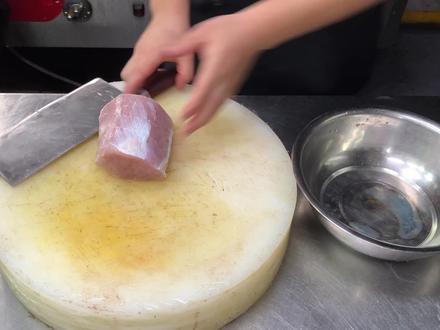 饭店的肉丝为啥这么滑嫩好吃?大厨来教你肉丝的上浆,详细无保留